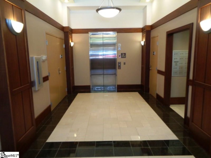 Property image 5 at 111 E McBee Avenue, Greenville, SC 29601