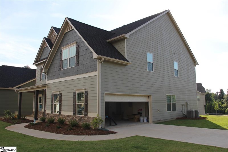 Property image 3 at 405 Shafer Court, Spartanburg, SC 29301