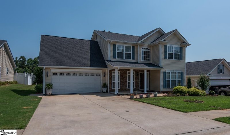 Property image 3 at 104 Saxon Falls Court, Greenville, SC 29607