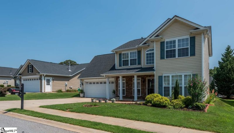 Property image 4 at 104 Saxon Falls Court, Greenville, SC 29607