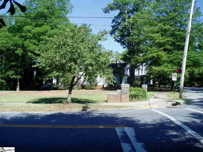 Property image 2 at 117 Butler Avenue, Greenville, SC 29601