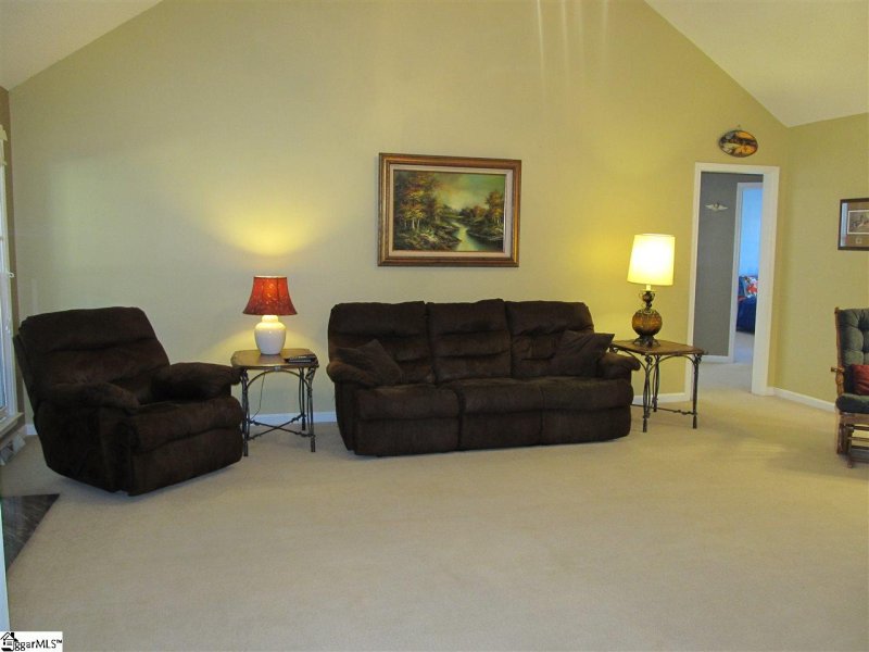 Property image 3 at 315 Tearose Lane, Simpsonville, SC 29681
