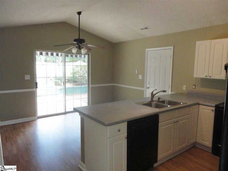 Property image 3 at 208 Harris Drive, Greer, SC 29651-4509