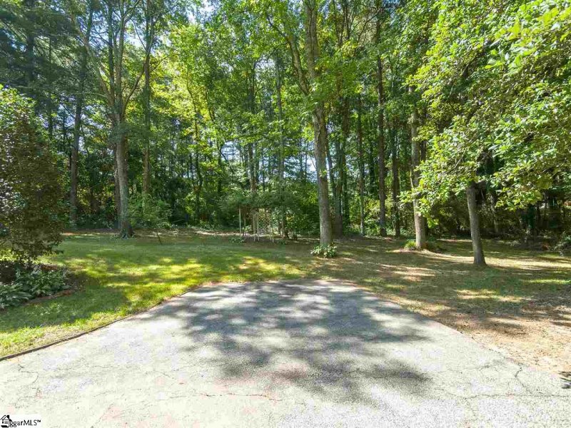 Property image 4 at 106 Pinewood Drive, Taylors, SC 29687