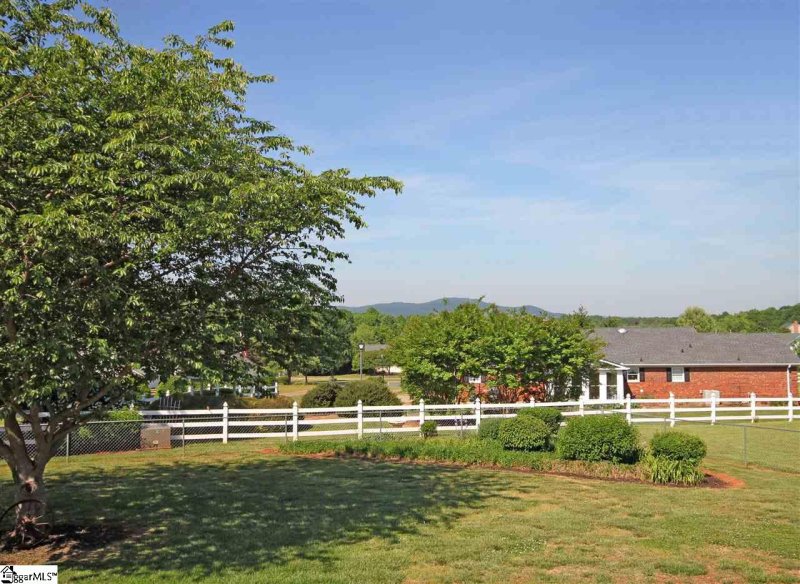 Property image 2 at 2827 LOCUST HILL Road, Taylors, SC 29687