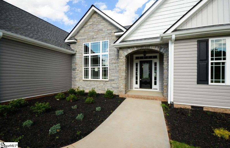 Property image 3 at 101 Creek Crossing Way, Greer, SC 29651