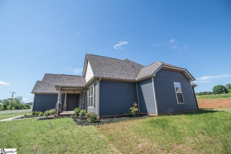 Property image 3 at 1710 Ballenger Road, Wellford, SC 29385