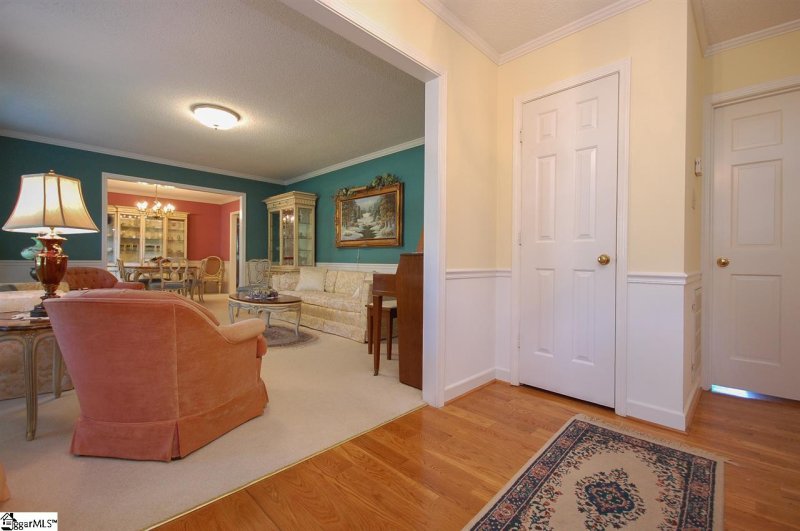 Property image 3 at 200 Williamsburg Drive, Greer, SC 29651