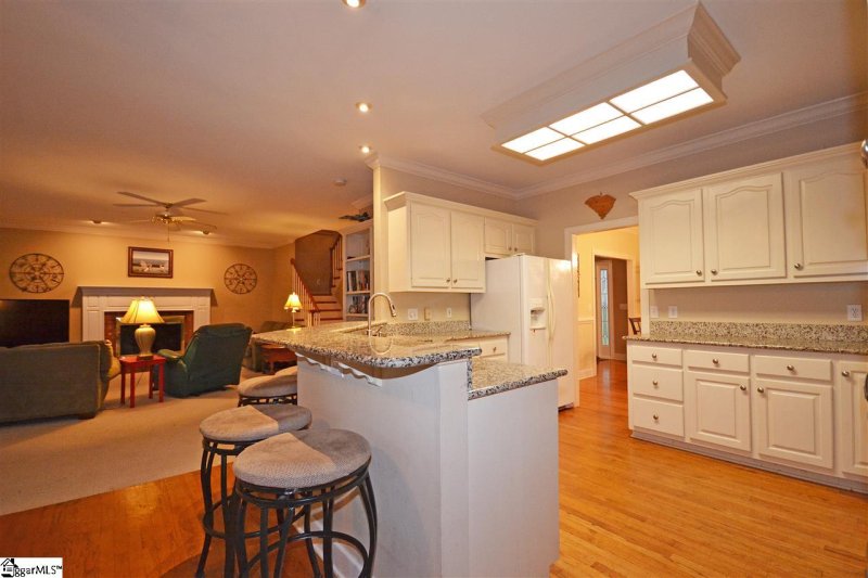 Property image 3 at 1010 Westbrooke Lane, Easley, SC 29642