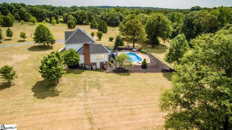 Property image 3 at 220 Bramlett Road, Greer, SC 29651