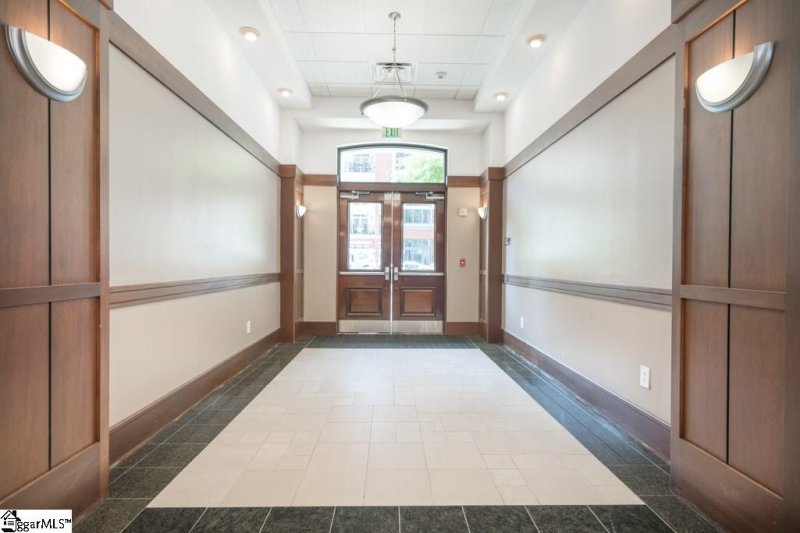 Property image 4 at 111 E McBee Avenue, Greenville, SC 29601