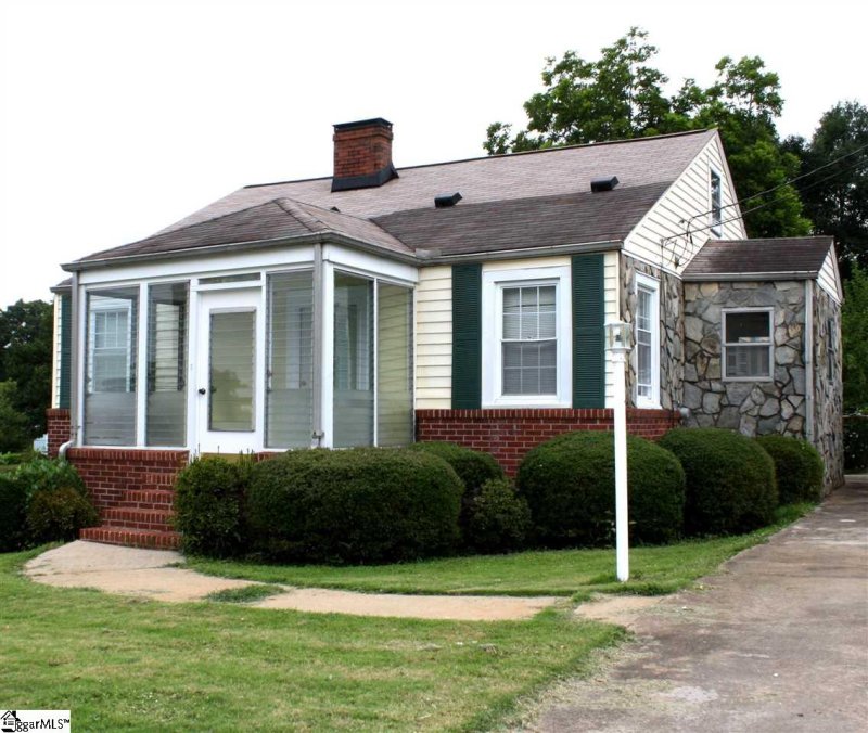 Property image 2 at 1023 N Franklin Road, Greenville, SC 29617