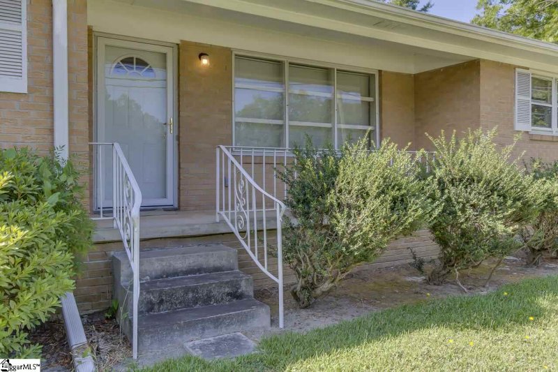 Property image 4 at 1000 E Georgia Road, Simpsonville, SC 29681