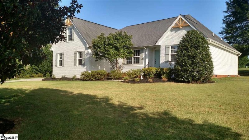 Property image 3 at 106 Shore View Court, Taylors, SC 29687