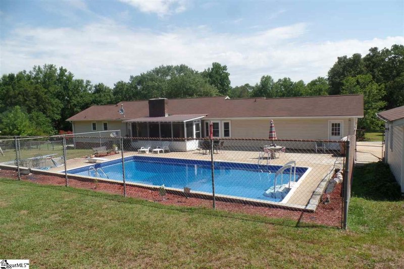 Property image 3 at 219 Stonegate Court, Easley, SC 29642