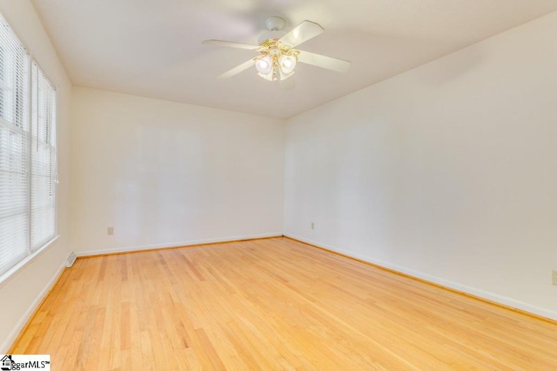 Property image 5 at 209 Seven Oaks Lane, Spartanburg, SC 29301-2723