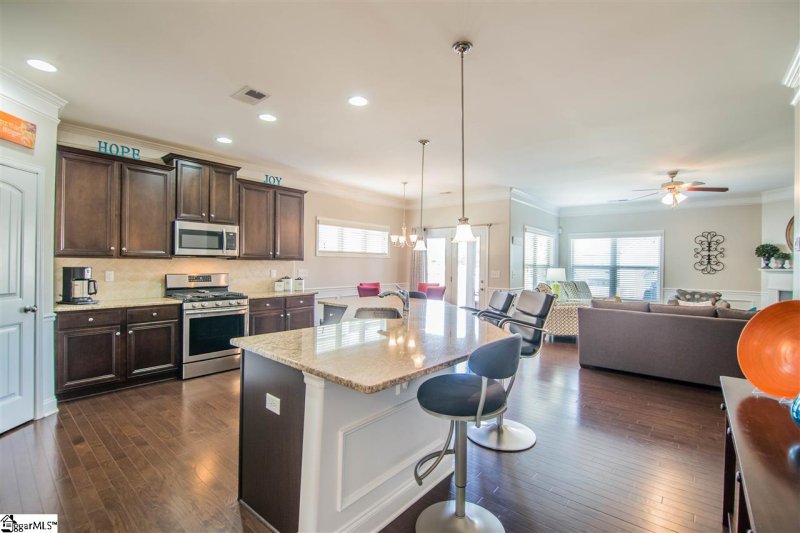 Property image 5 at 225 N Radcliff Way, Spartanburg, SC 29301