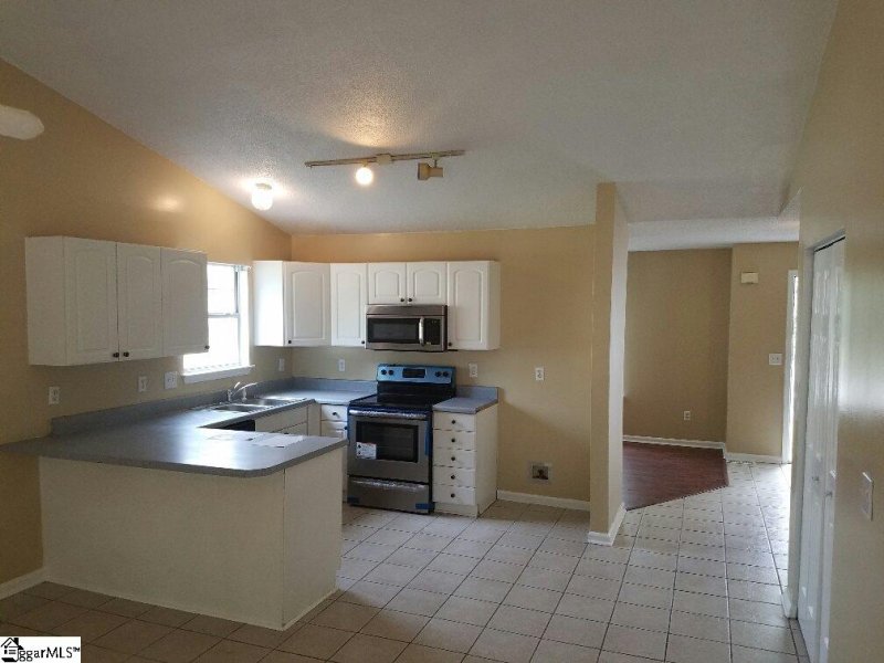 Property image 5 at 20 Michell Drive, Taylors, SC 29687