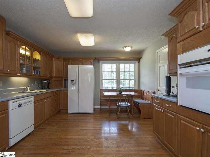 Property image 2 at 1162 Lakeview Drive, Greenville, SC 29611-7415