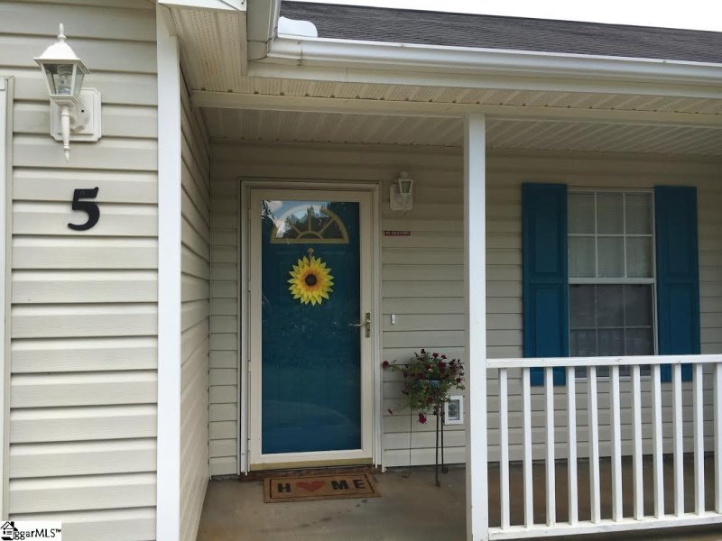 Property image 2 at 5 Mossy Oak Lane, Greer, SC 29651