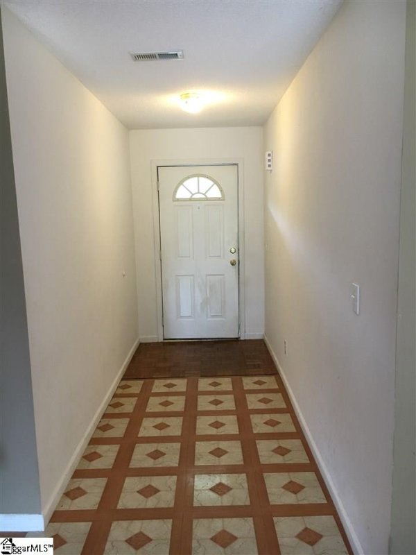 Property image 3 at 5 Mossy Oak Lane, Greer, SC 29651