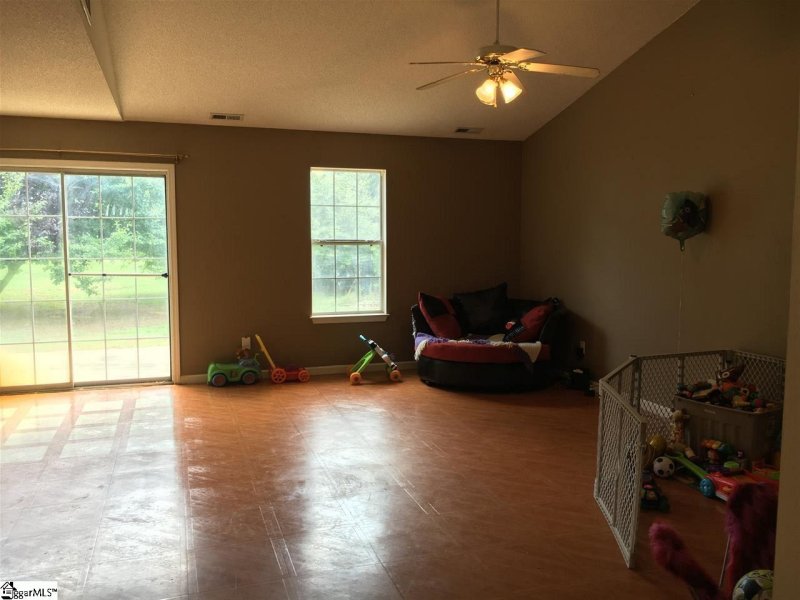 Property image 4 at 5 Mossy Oak Lane, Greer, SC 29651