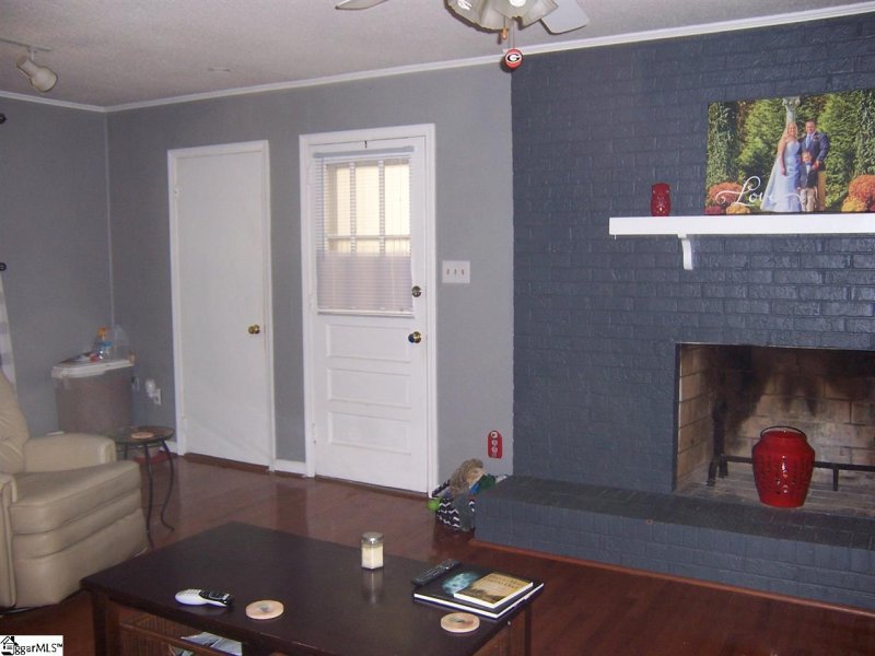 Property image 3 at 110 Bedford Drive, Taylors, SC 29687