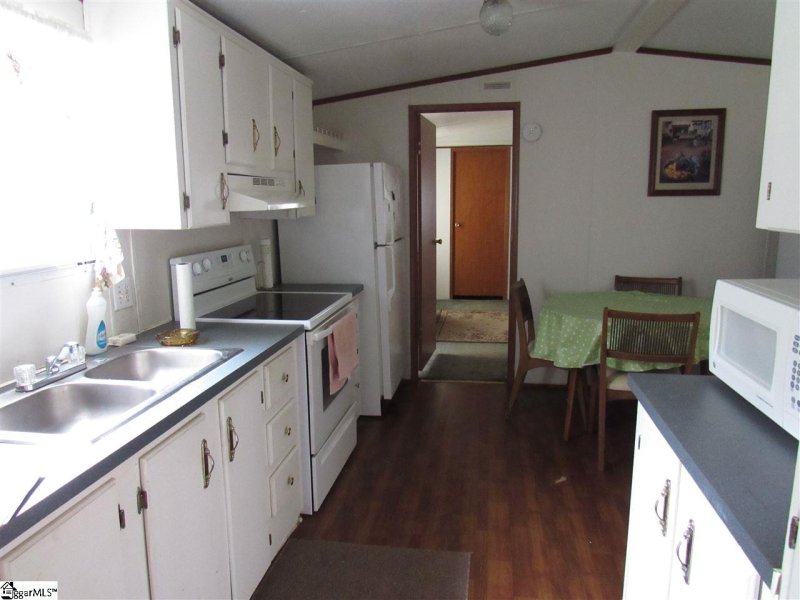 Property image 4 at 317 Shady Acres Circle, Greenville, SC 29611