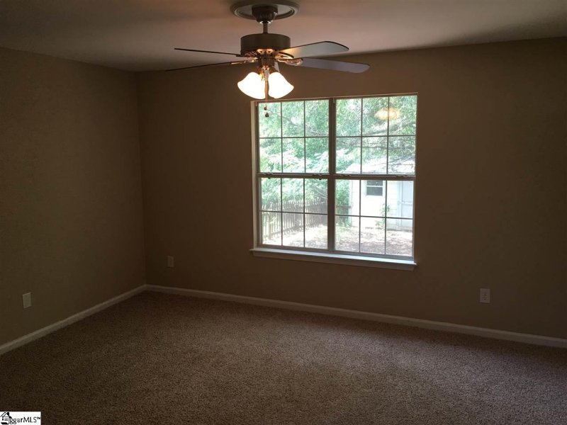 Property image 3 at 3 squirrel hollow Court, Greer, SC 29651