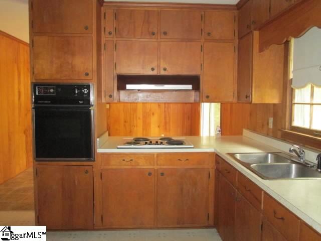 Property image 3 at 206 Blakely Avenue, Laurens, SC 29360