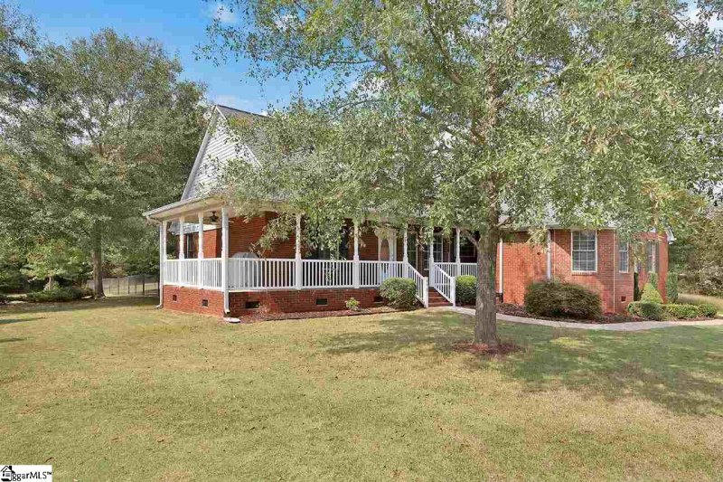 Property image 2 at 478 Sunset Pointe Drive, Lyman, SC 29365