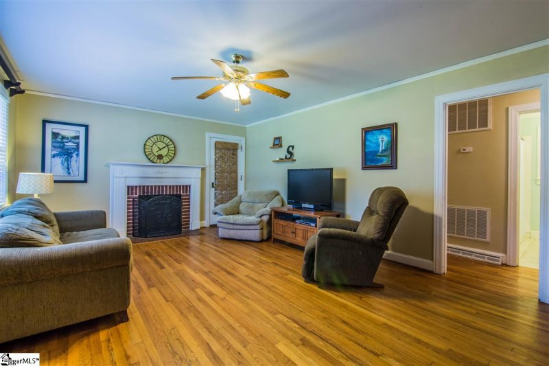 Property image 3 at 302 Elaine Avenue, Taylors, SC 29687