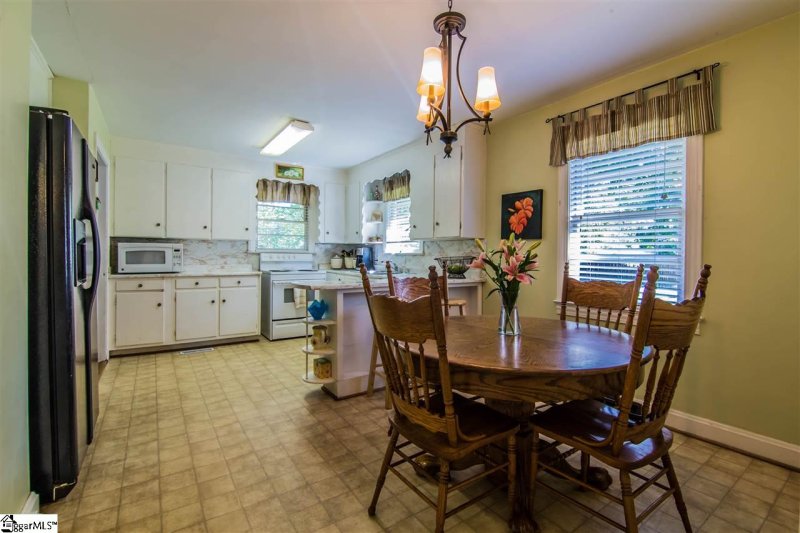 Property image 5 at 302 Elaine Avenue, Taylors, SC 29687