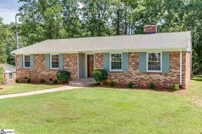 Property image 2 at 204 Lowndes Avenue, Greenville, SC 29607