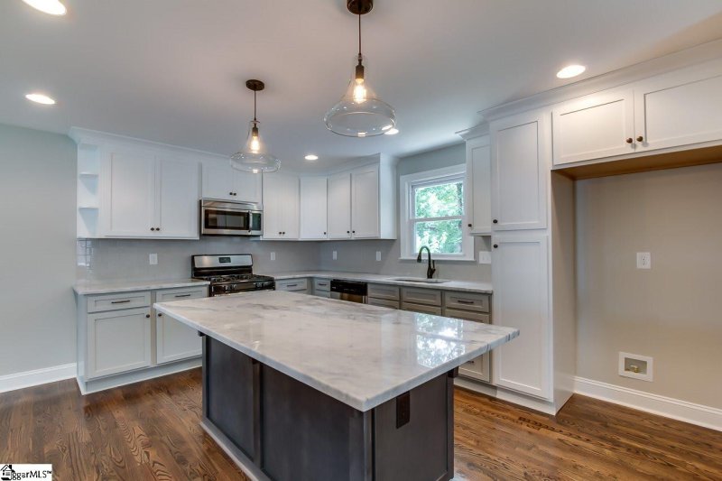 Property image 4 at 204 Lowndes Avenue, Greenville, SC 29607