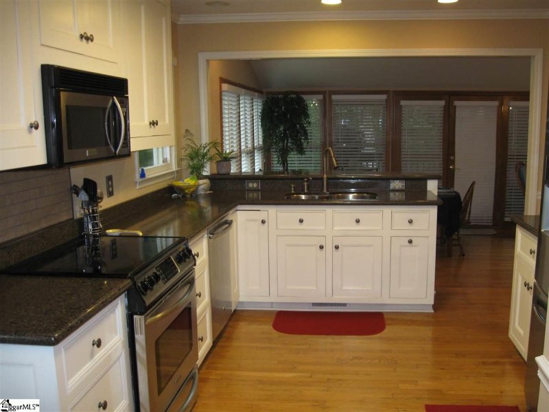 Property image 4 at 7 Oak Brook Way, Taylors, SC 29687