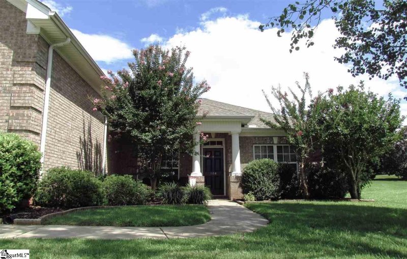 Property image 3 at 304 Jockey Court, Simpsonville, SC 29681