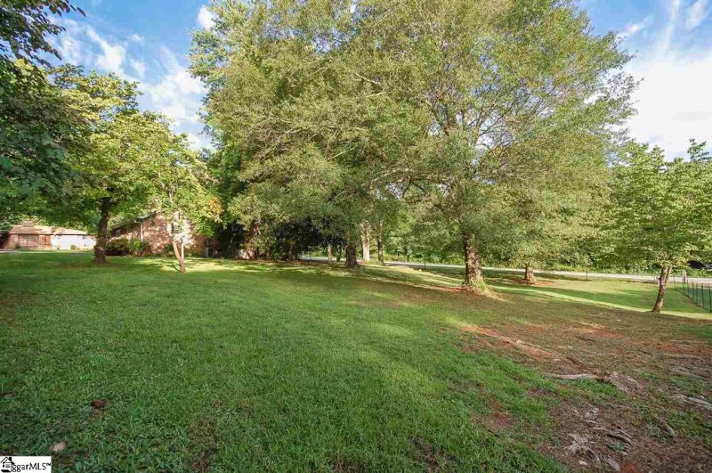 Property image 4 at 411 New Perry Road, Greenville, SC 29617