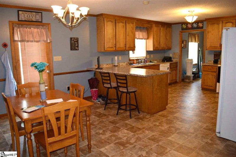 Property image 5 at 4 Briarstone Court, Mauldin, SC 29662-2807