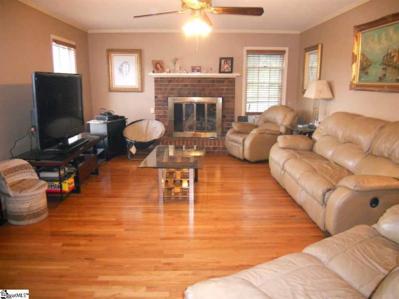 Property image 3 at 1111 Briarwood Drive, Easley, SC 29642