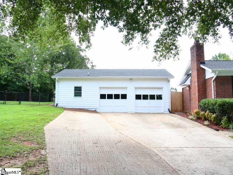 Property image 2 at 12 Cheryl Drive, Greenville, SC 29611