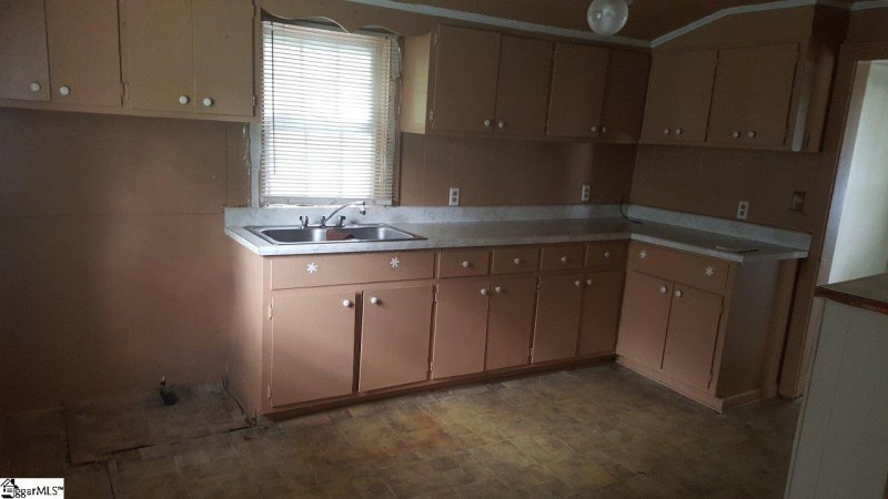 Property image 2 at 3 Calvert Street, Greenville, SC 29611