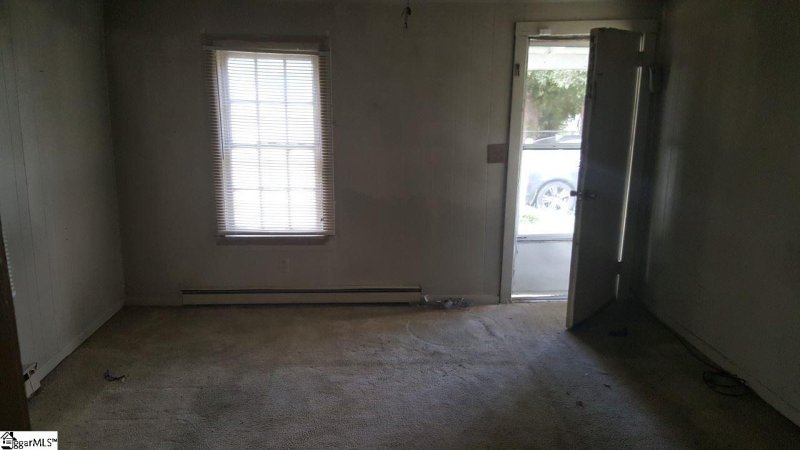 Property image 4 at 3 Calvert Street, Greenville, SC 29611