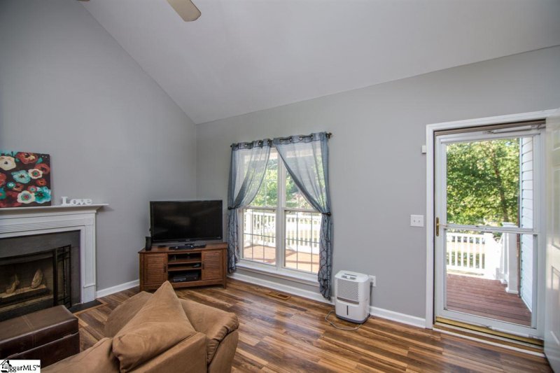 Property image 4 at 108 Helen Street, Simpsonville, SC 29681