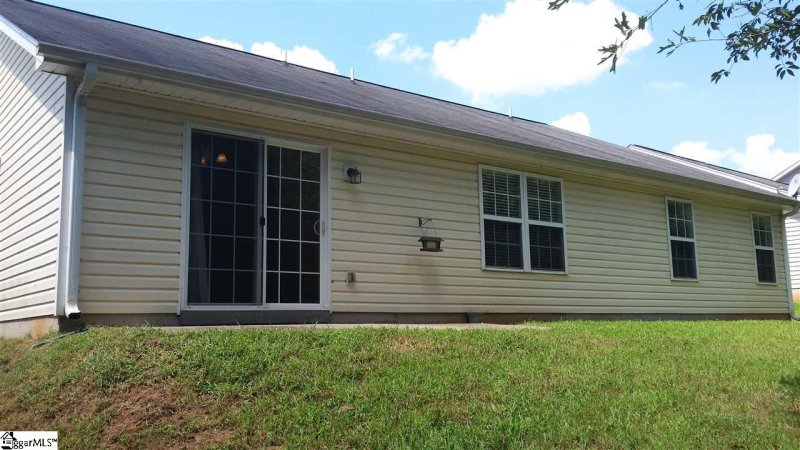 Property image 2 at 11 Landing Lane, Simpsonville, SC 29681