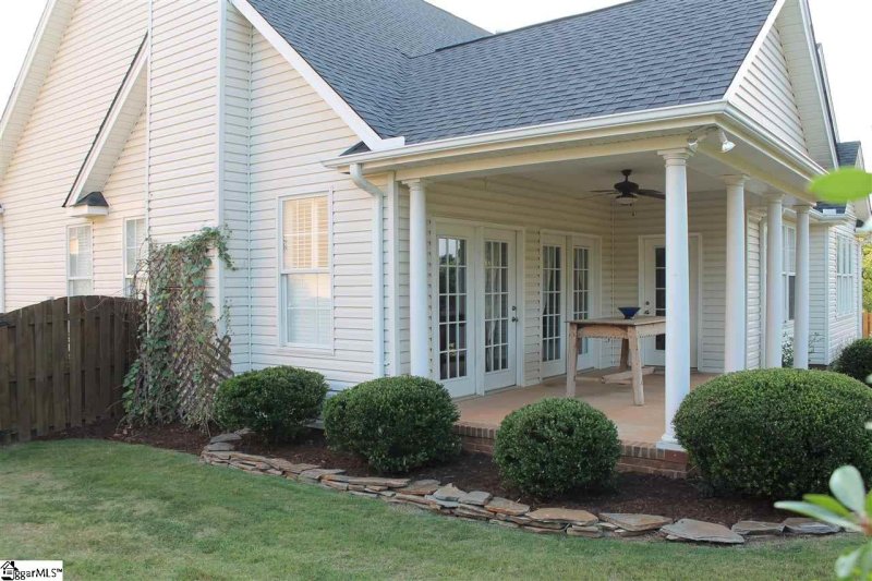 Property image 4 at 410 Park Ridge Circle, Greer, SC 29651