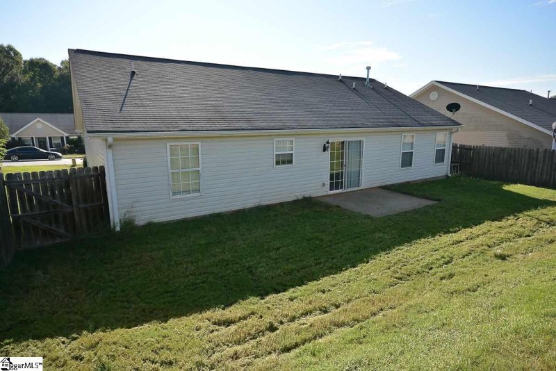 Property image 4 at 18 Landing Lane, Simpsonville, SC 29681-6520