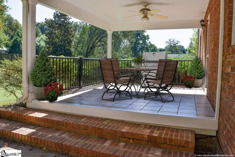 Property image 5 at 106 Cameron Drive, Spartanburg, SC 29302