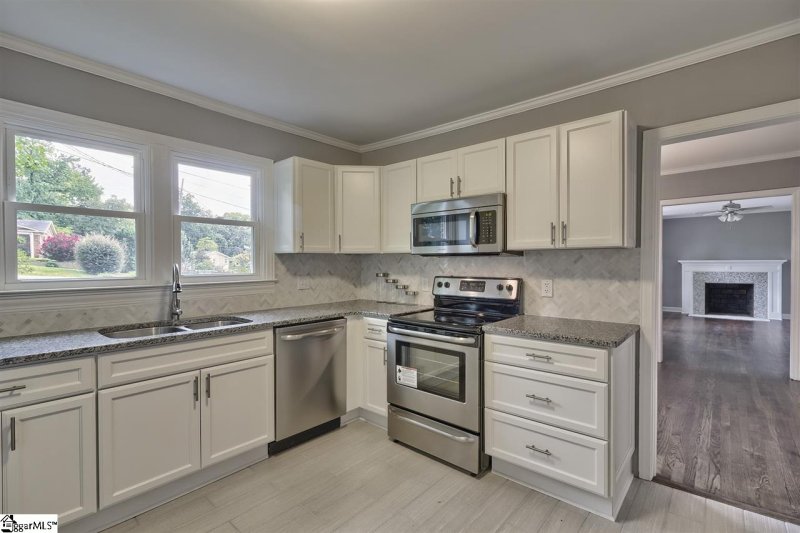 Property image 5 at 9 Conway Drive, Greenville, SC 29615