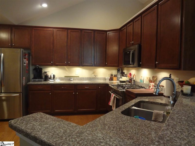 Property image 5 at 204 Sunset Glory Lane, Greenville, SC 29617